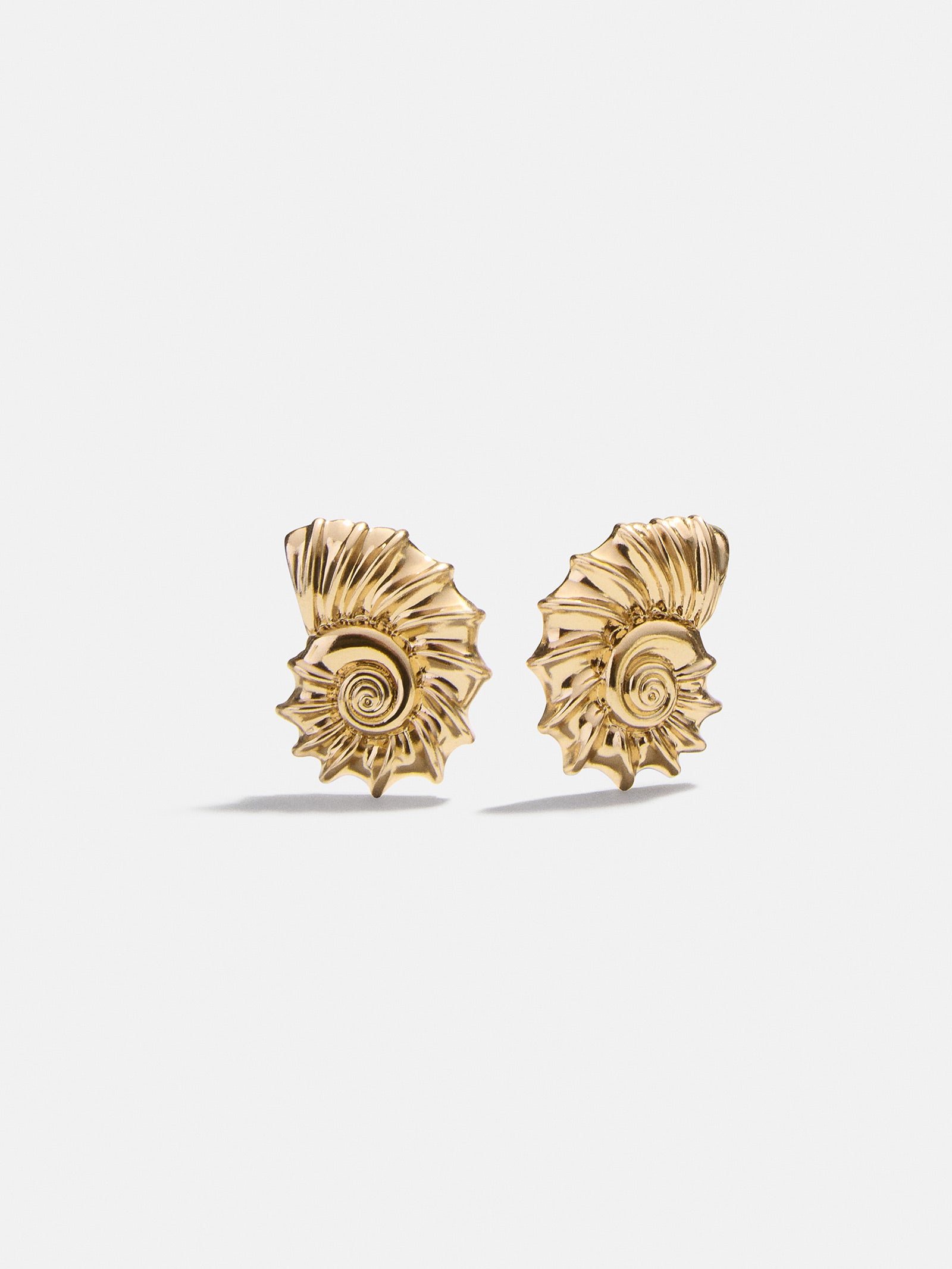 Nixie Seashell Earrings - Gold
