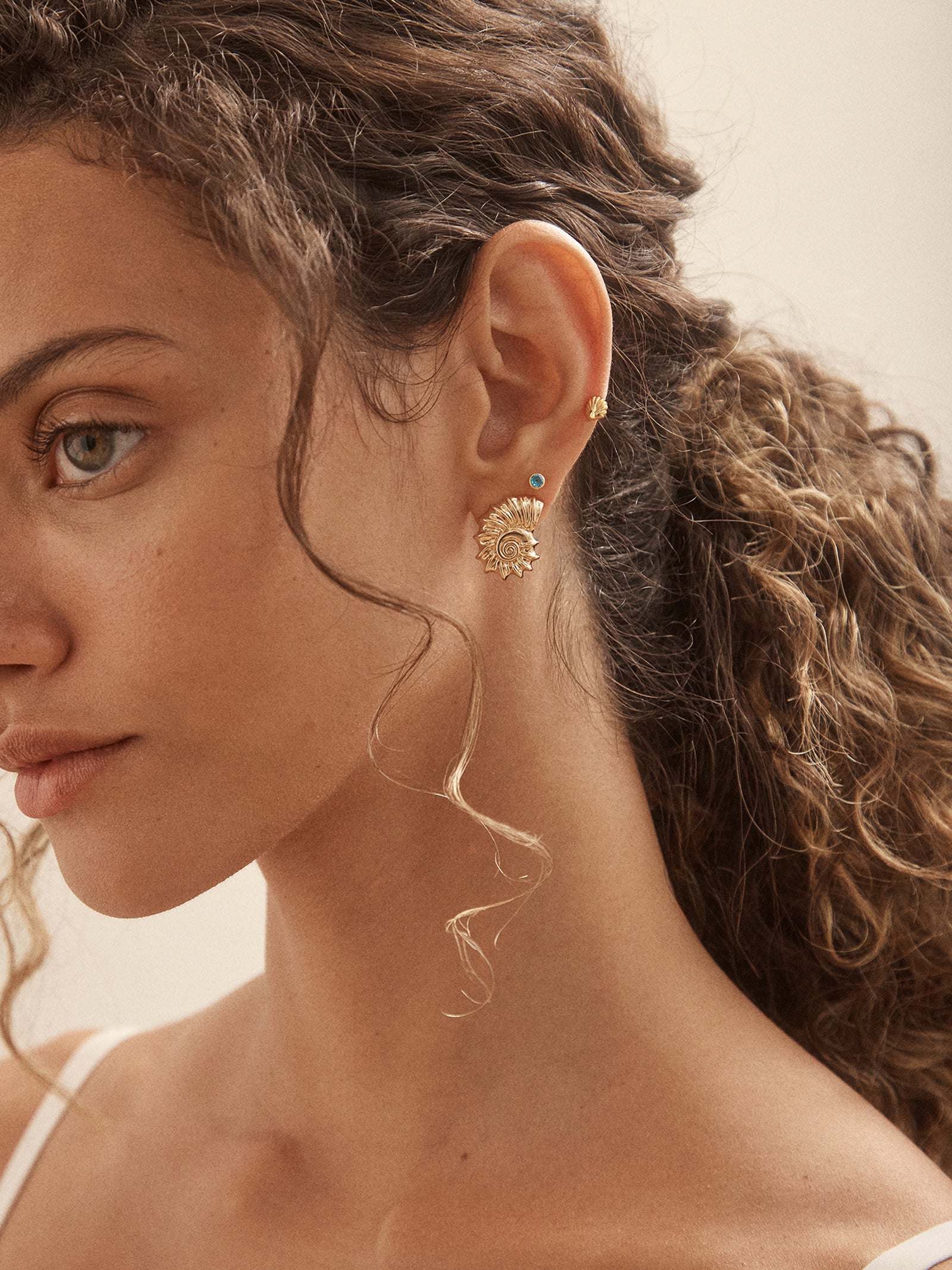 Nixie Seashell Earrings - Gold - Image 2